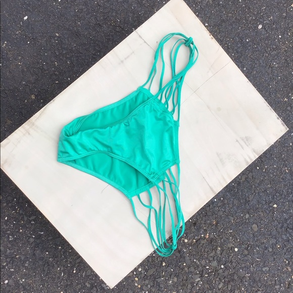 4 pairs of brand new Victoria Secret panties M OS - Picture 2 of 9